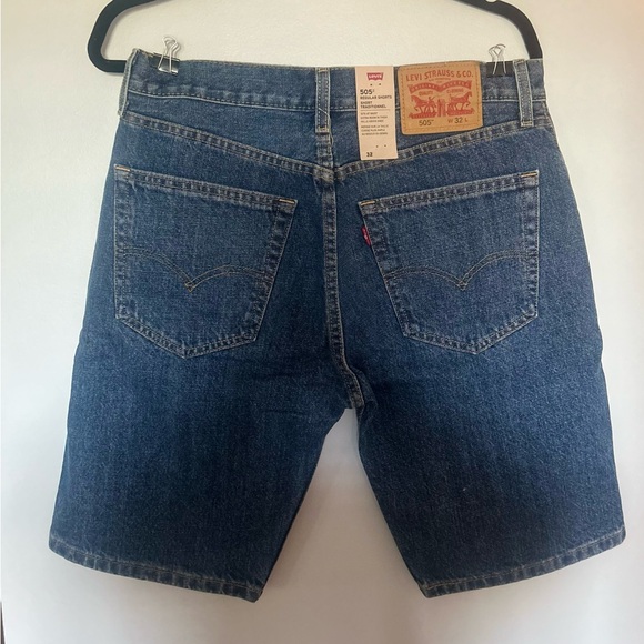 NWT Men’s Levi’s 505 Regular Denim Shorts, Size 32, Medium Blue Colour - Picture 3 of 11